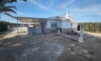 Resale - Finca/Rustic Property - Villena