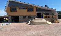 Resale - Villa - Petrer
