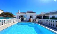 Resale - Villa - Torrevieja - La Siesta - El Salado -  Torreta
