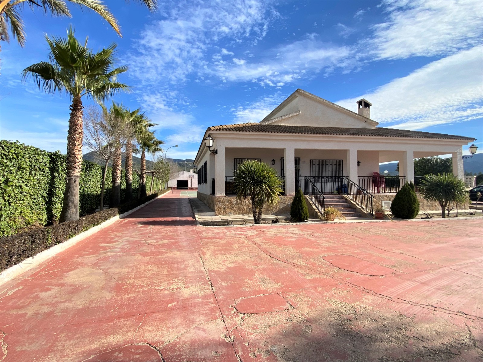Finca, 4 Slaapkamers, Sax, Alicante met Zwembad en Tennisbaan