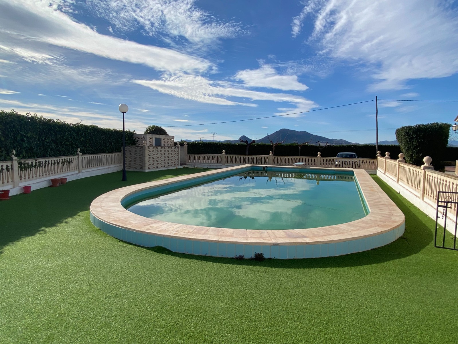 Finca, 4 Slaapkamers, Sax, Alicante met Zwembad en Tennisbaan