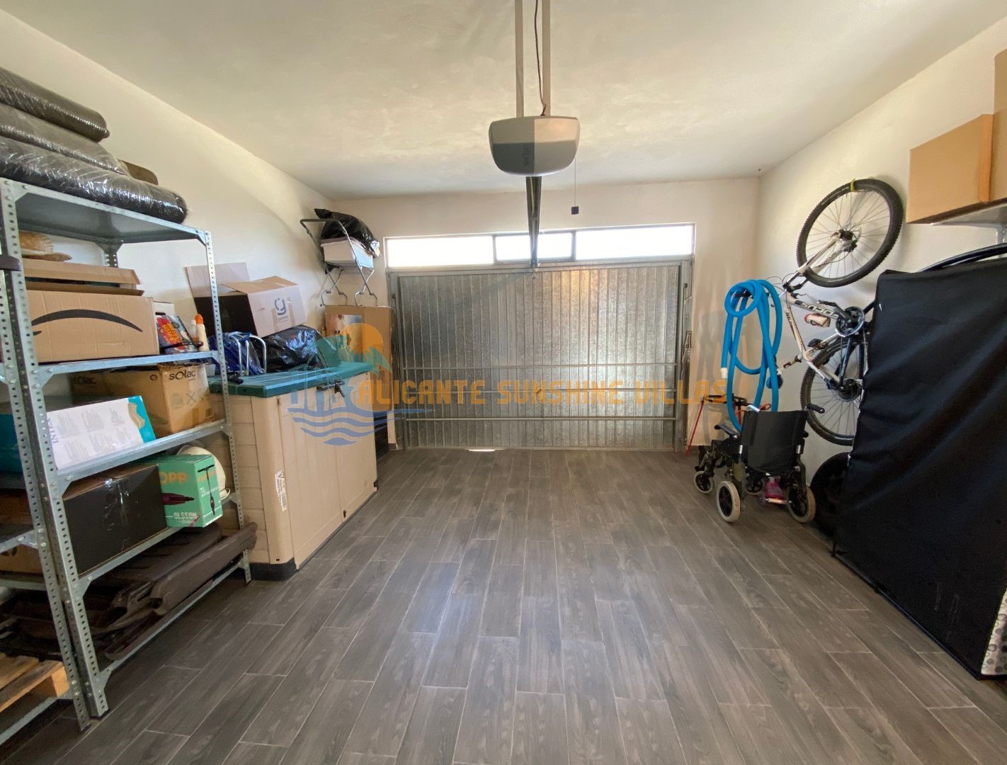 Townhouse 4 Bedrooms, Private Pool and Garage in Salinas