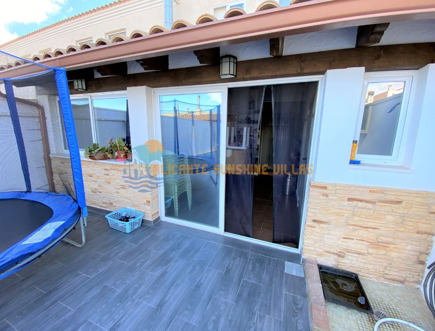Townhouse 4 Bedrooms, Private Pool and Garage in Salinas