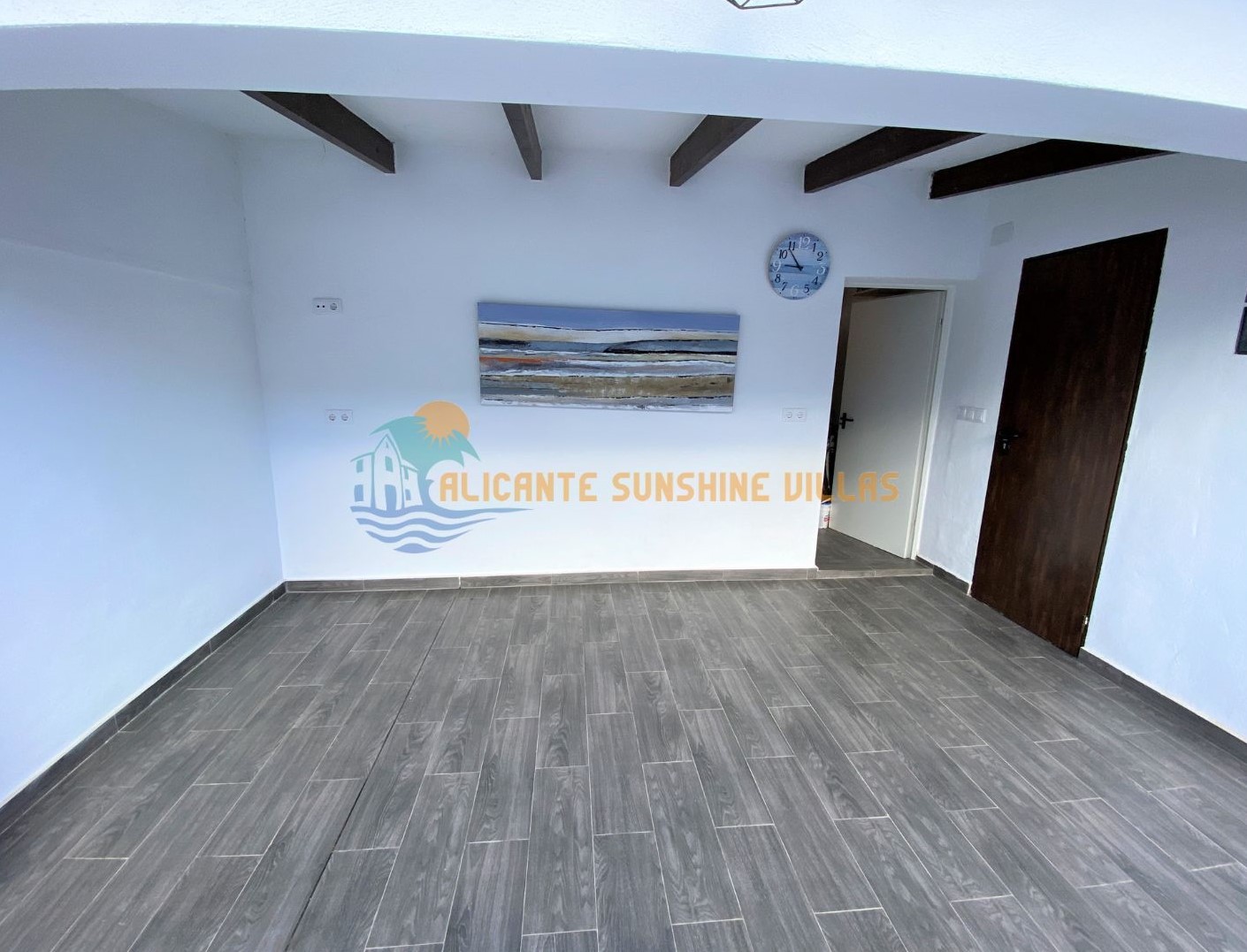 Townhouse 4 Bedrooms, Private Pool and Garage in Salinas