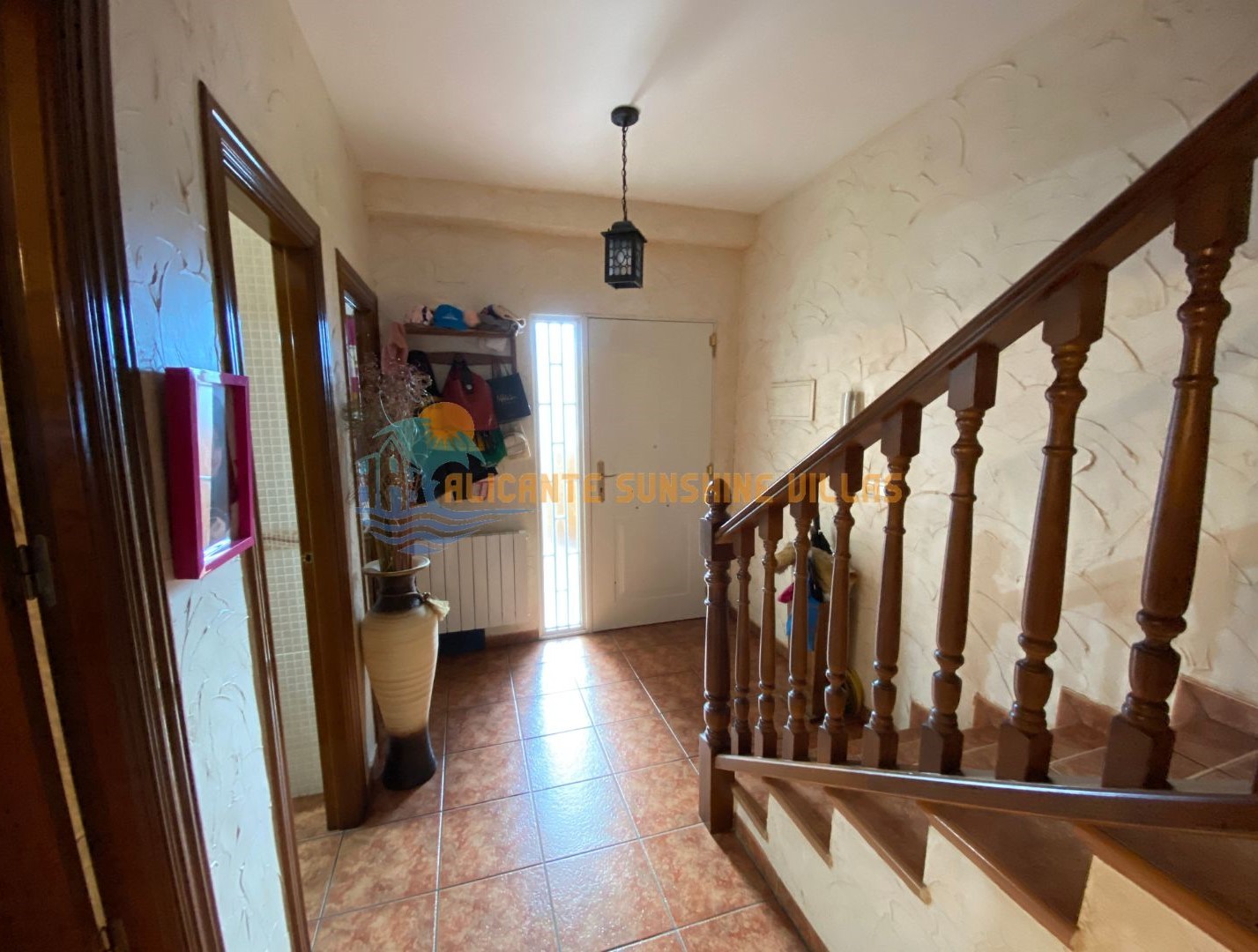 Townhouse 4 Bedrooms, Private Pool and Garage in Salinas
