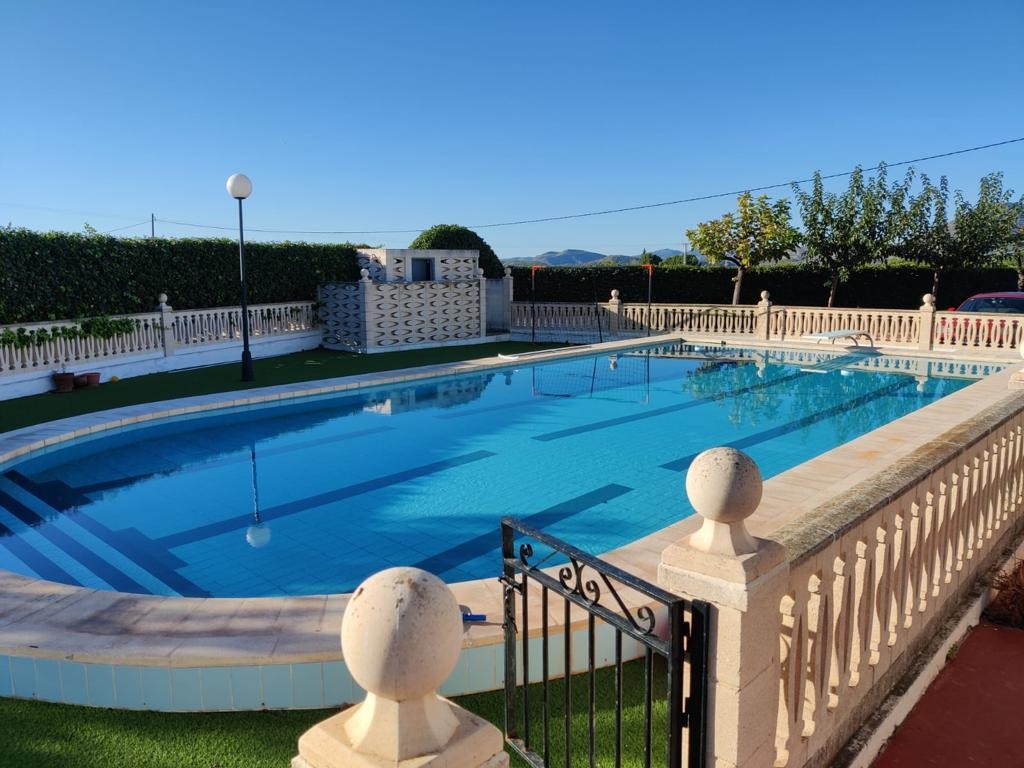 Finca, 4 Slaapkamers, Sax, Alicante met Zwembad en Tennisbaan
