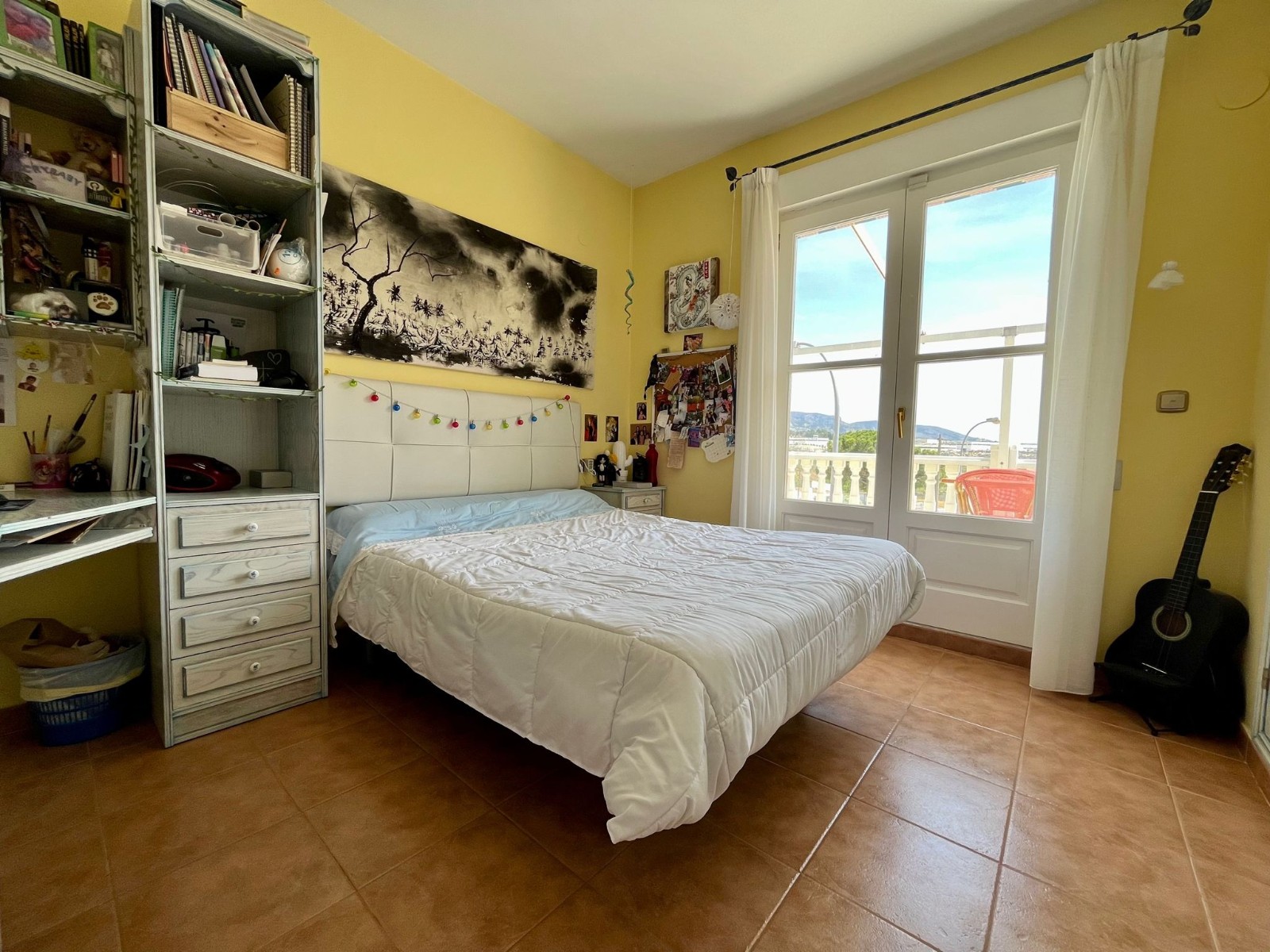 Townhouse with 4 Beds, Pool, and Garage in Sax, Alicante