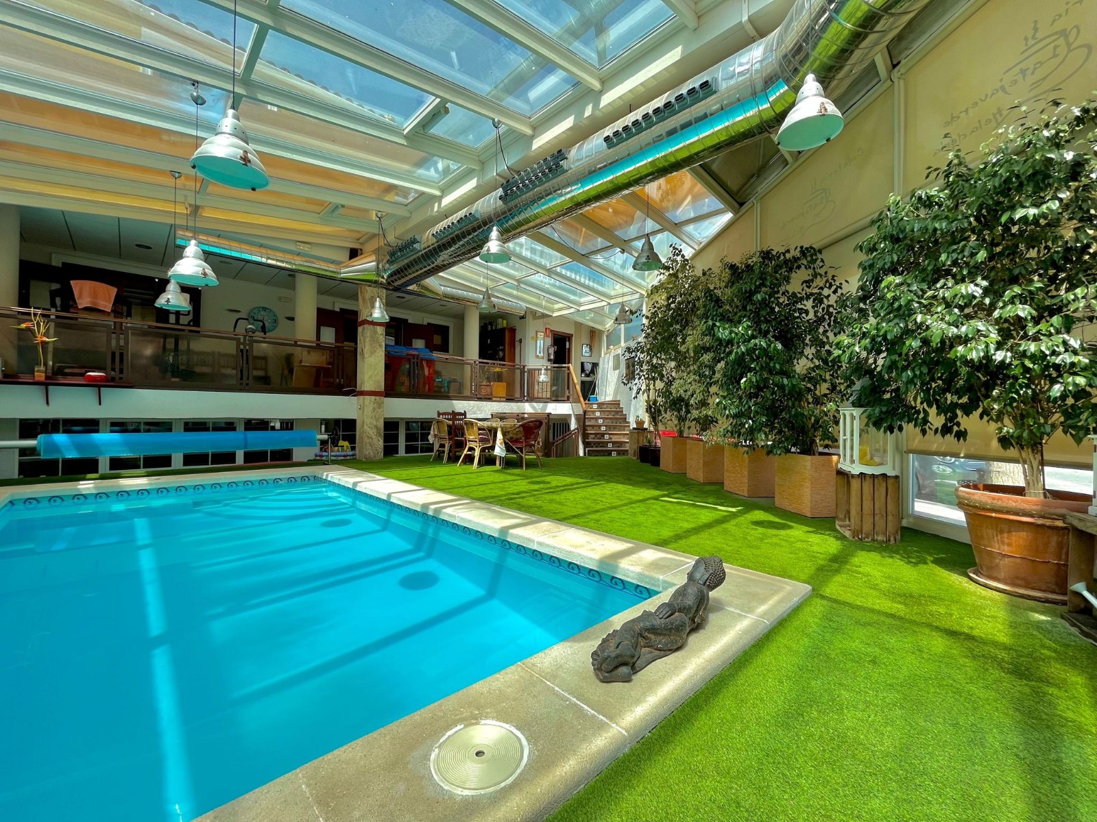 Townhouse with 4 Beds, Pool, and Garage in Sax, Alicante