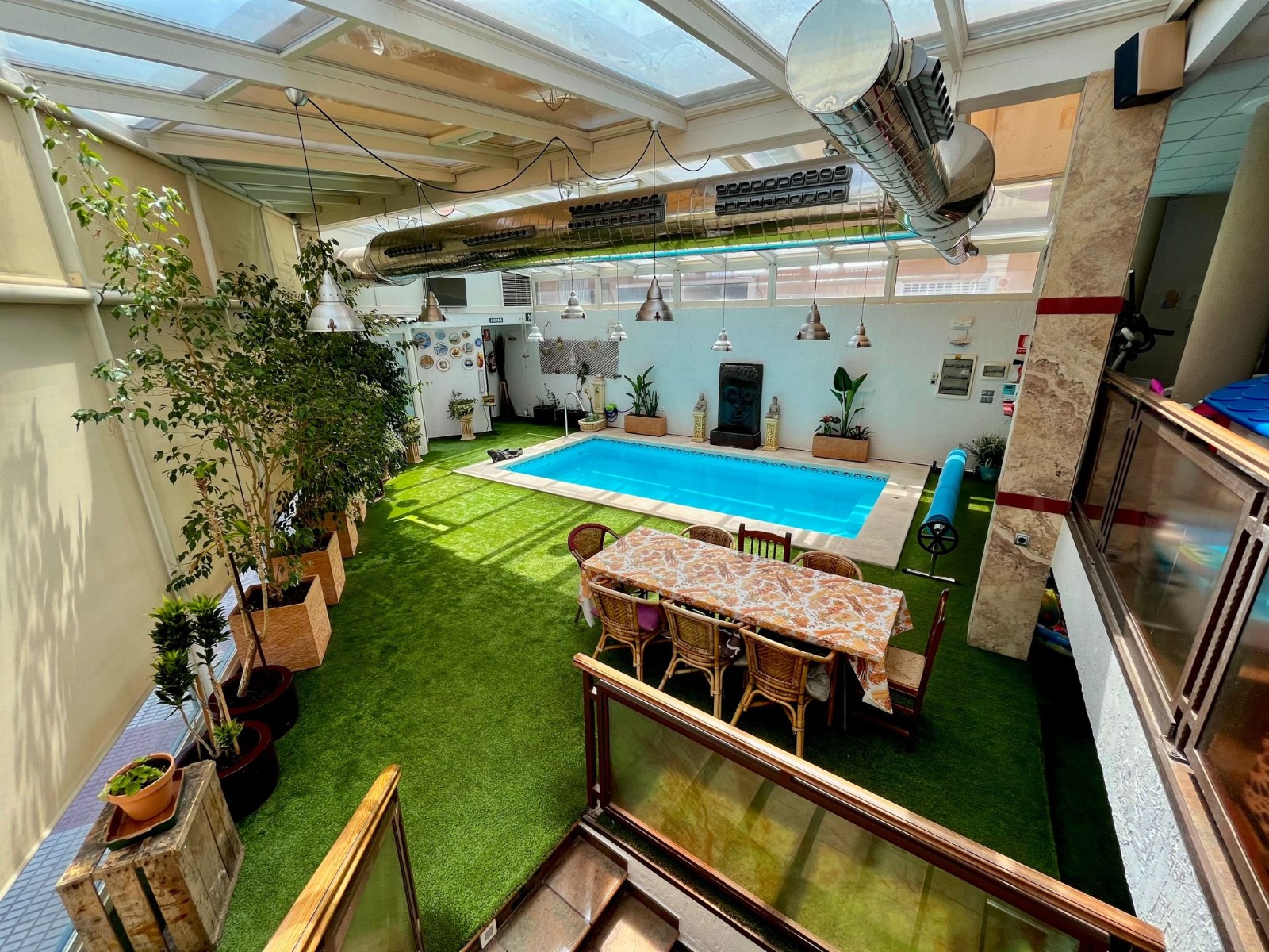 Townhouse with 4 Beds, Pool, and Garage in Sax, Alicante