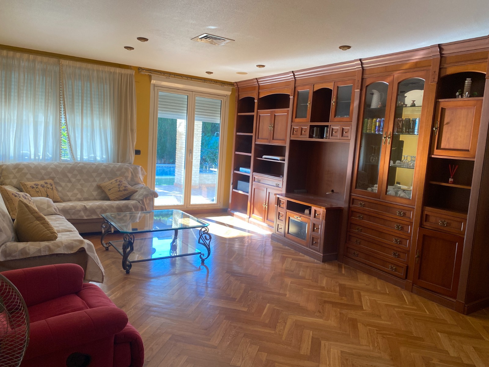 Villa met 5 Slaapkamers en Zwembad in Elda, Alicante
