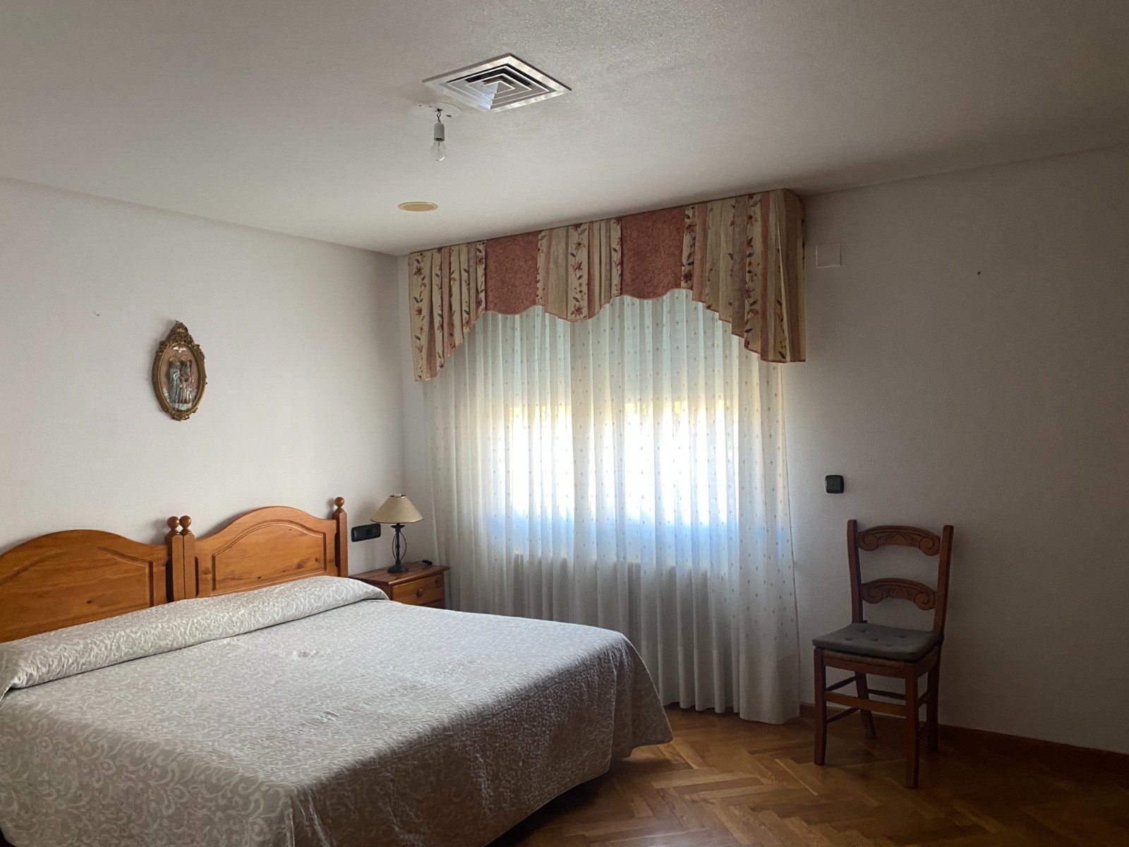 Villa met 5 Slaapkamers en Zwembad in Elda, Alicante