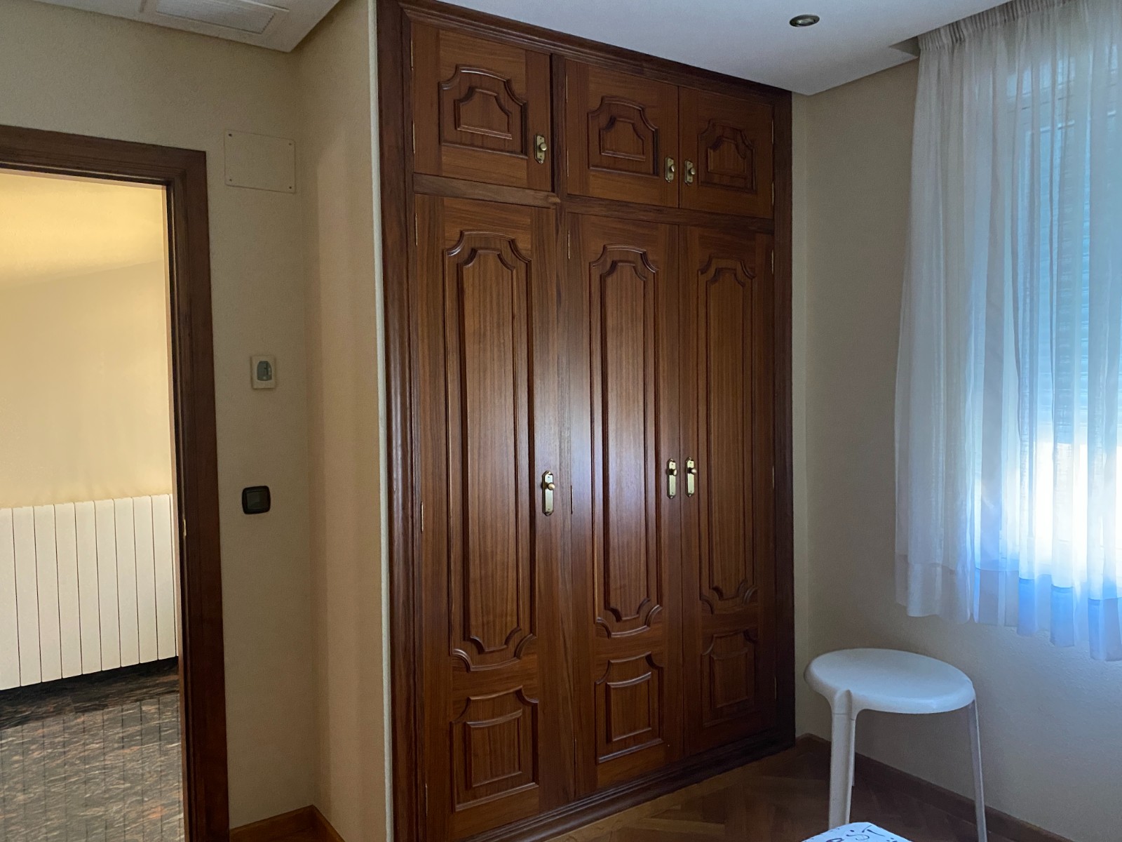 Villa met 5 Slaapkamers en Zwembad in Elda, Alicante