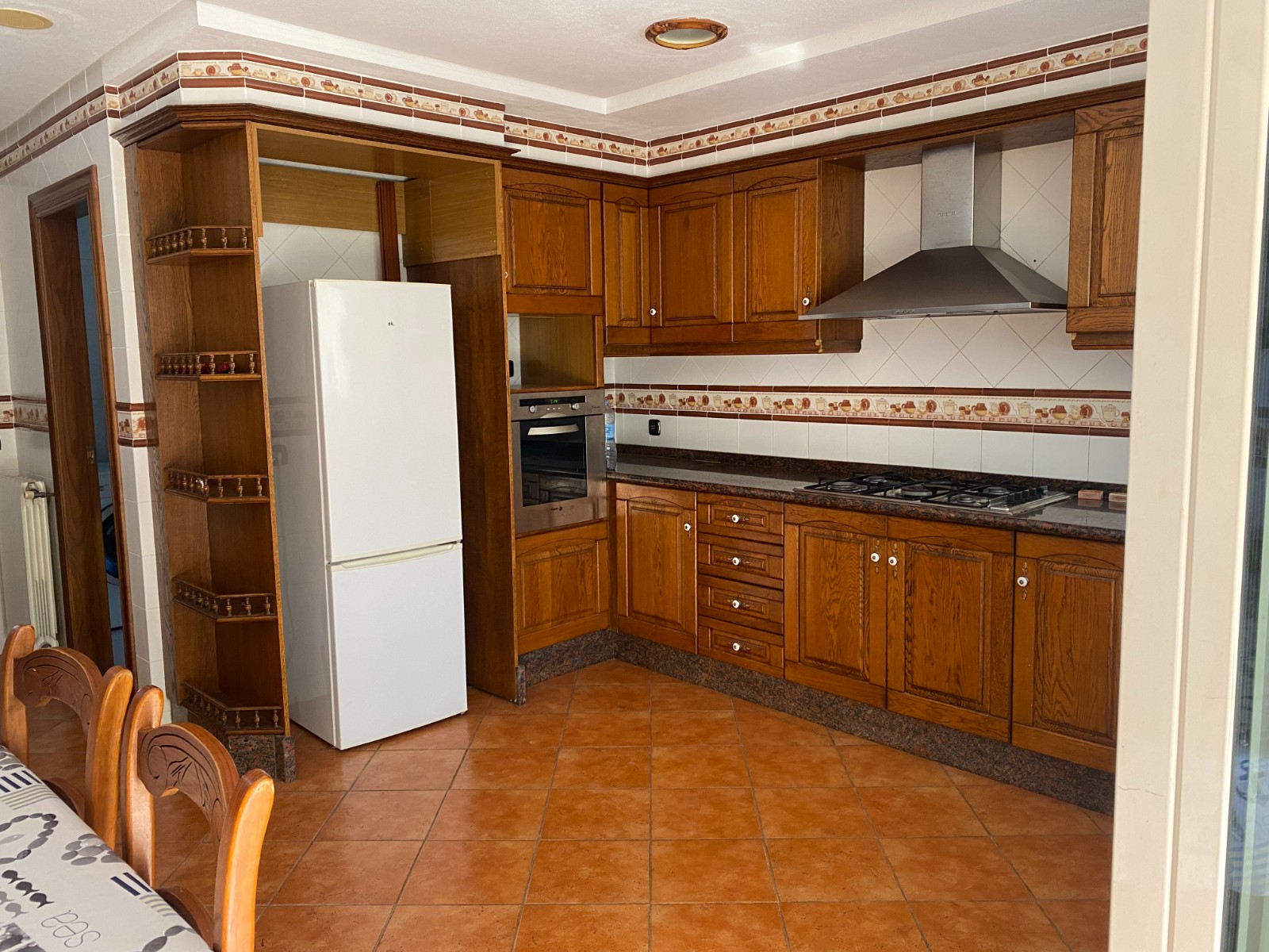 Villa met 5 Slaapkamers en Zwembad in Elda, Alicante