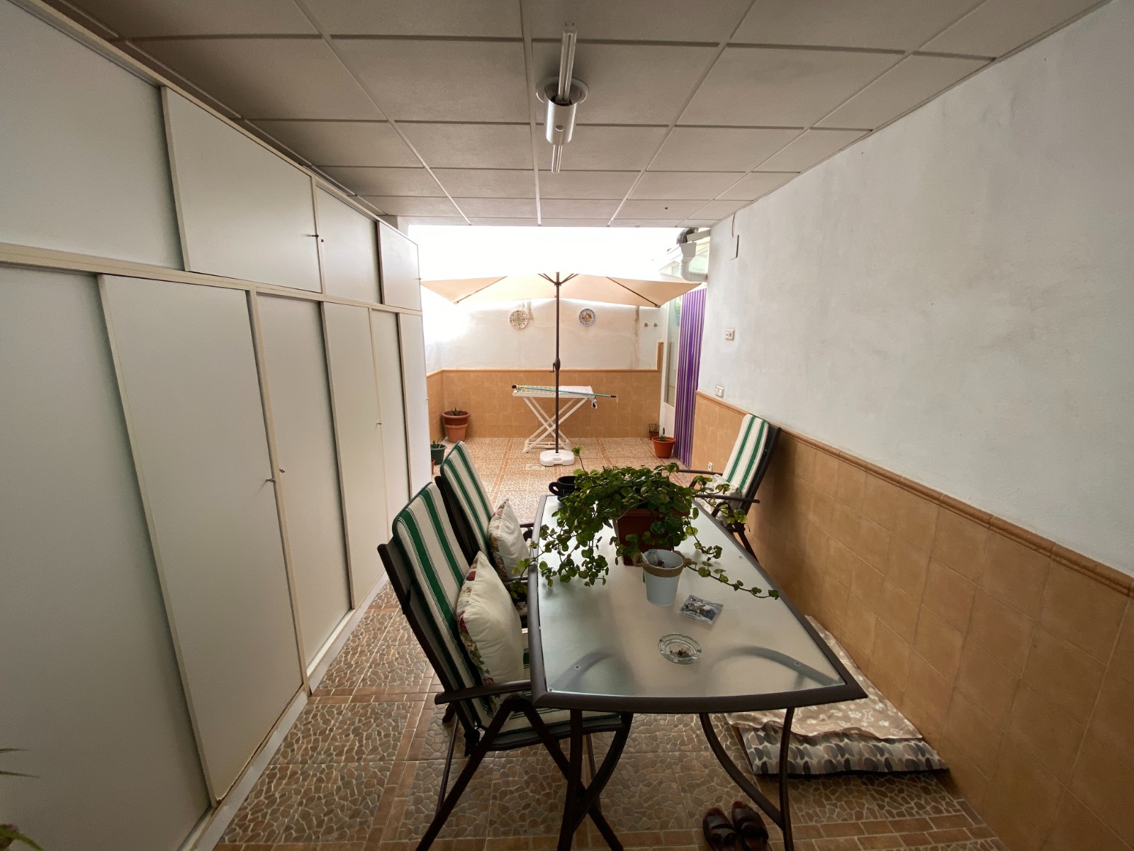 Rijwoning met 5 Slaapkamers in Sax, Alicante met Garage en Terras