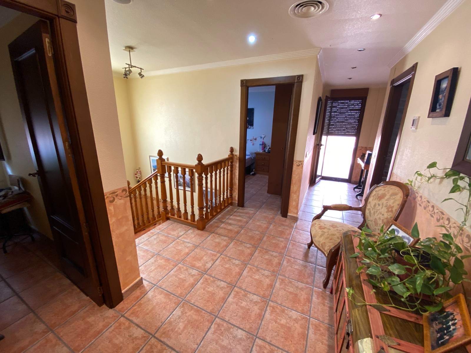Rijwoning met 5 Slaapkamers in Sax, Alicante met Garage en Terras