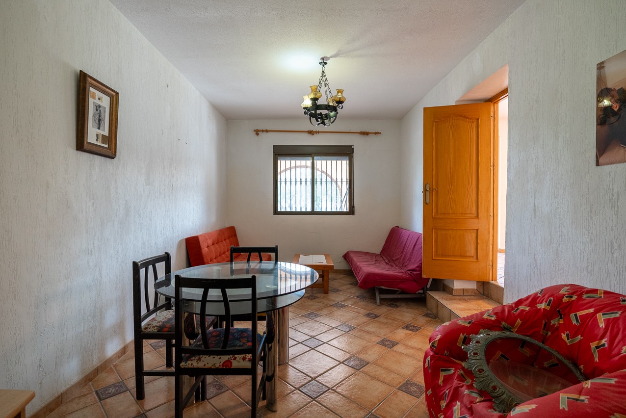 Villa, 6 Beds, Monóvar, Alicante with Large Plot and Mountain Views