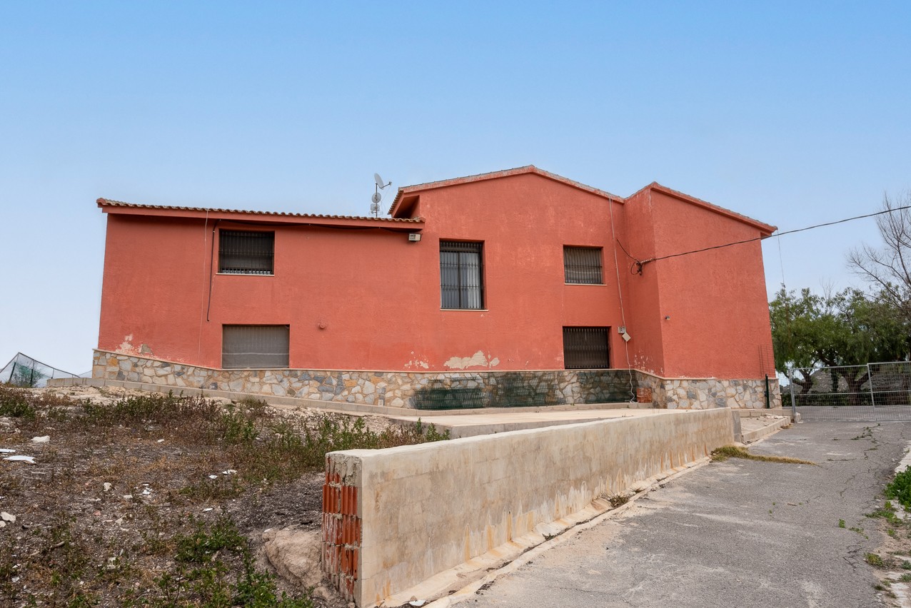 Villa, 6 Beds, Monóvar, Alicante with Large Plot and Mountain Views