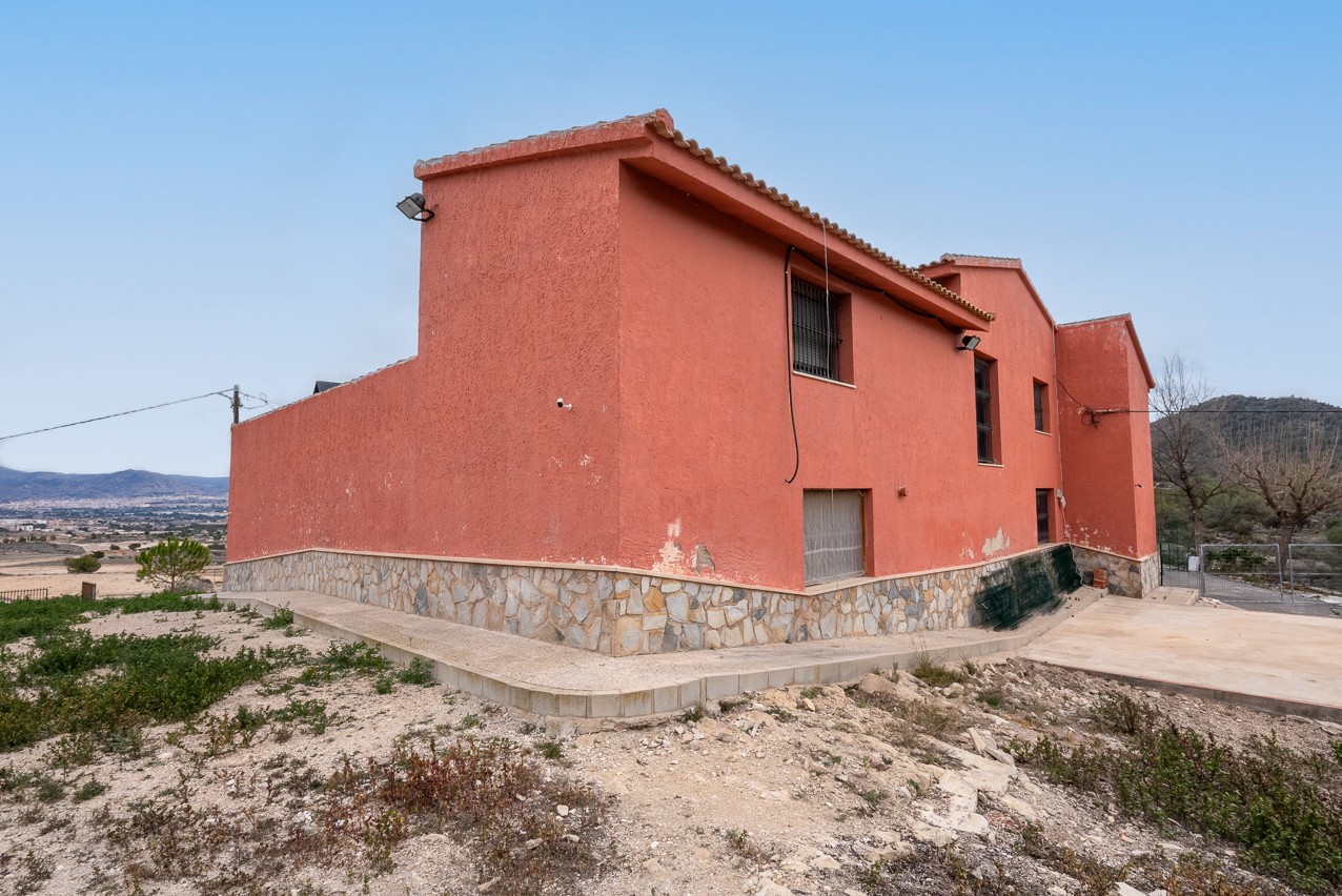 Villa, 6 Beds, Monóvar, Alicante with Large Plot and Mountain Views