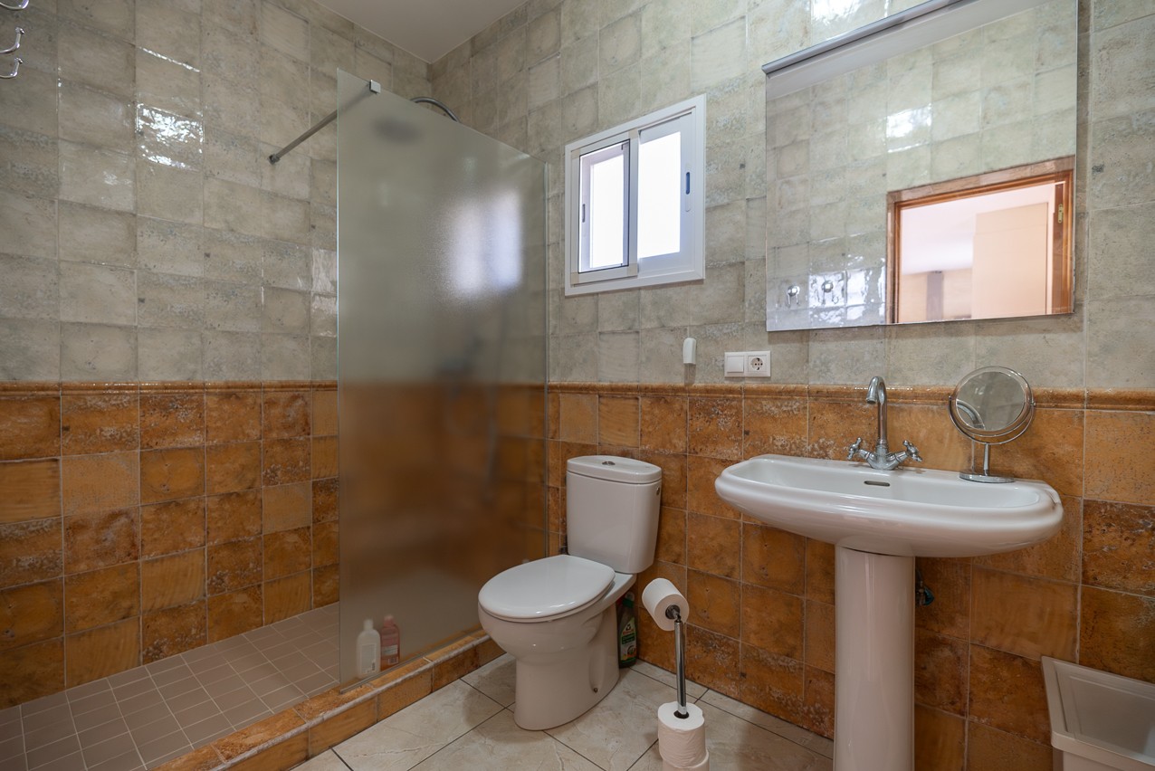 Six Bedroom Villa with Pool and Guest Casita in Abanilla