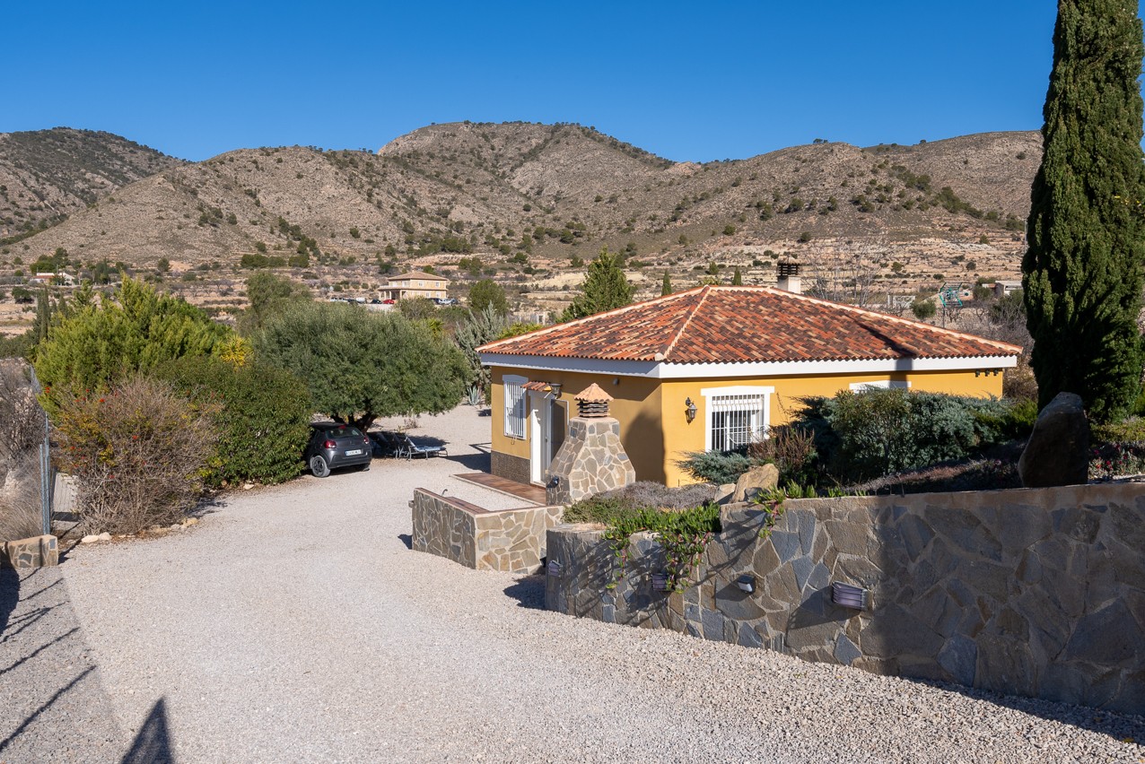 Six Bedroom Villa with Pool and Guest Casita in Abanilla