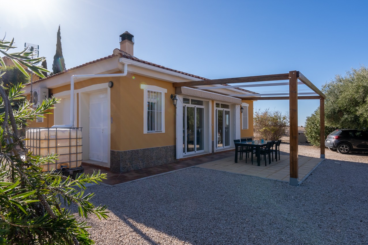 Six Bedroom Villa with Pool and Guest Casita in Abanilla