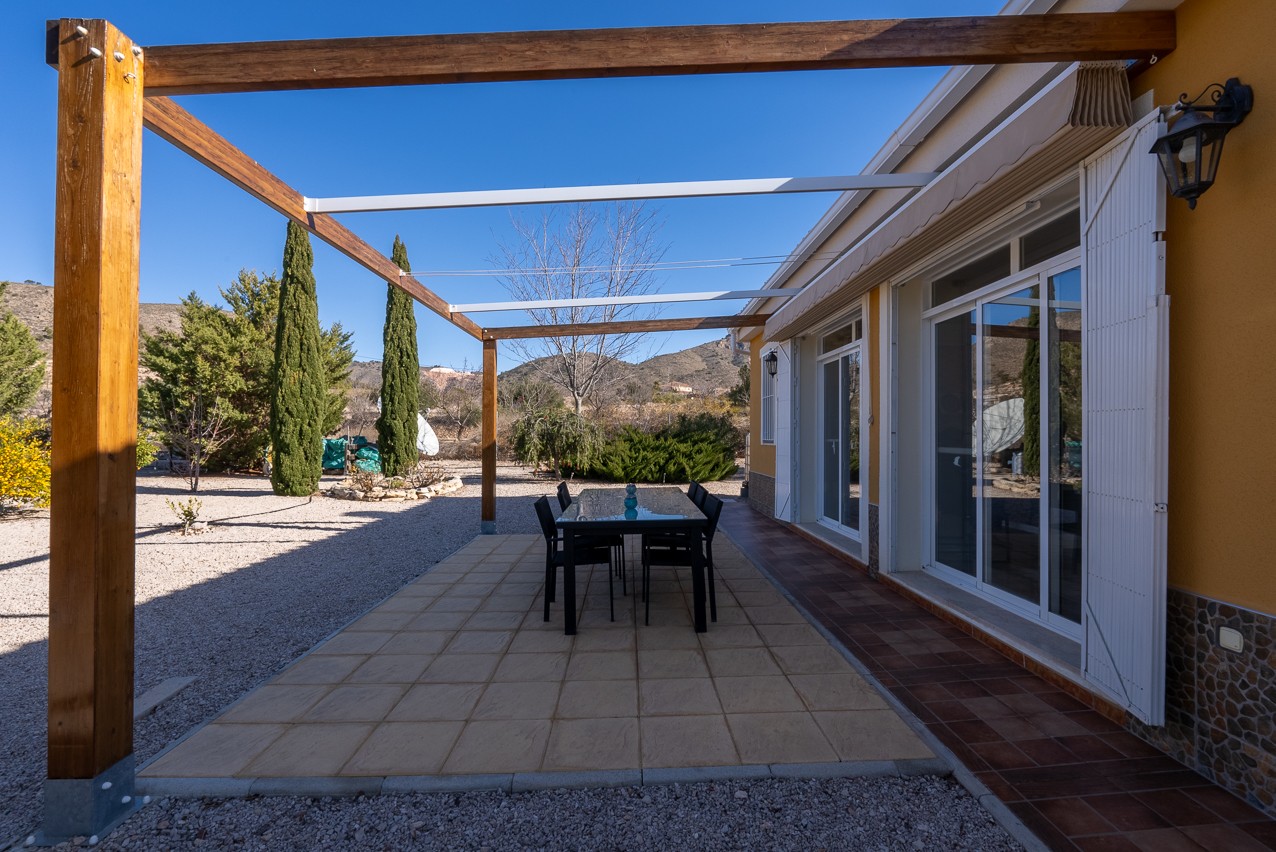Six Bedroom Villa with Pool and Guest Casita in Abanilla