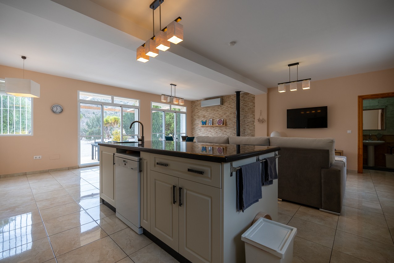 Six Bedroom Villa with Pool and Guest Casita in Abanilla