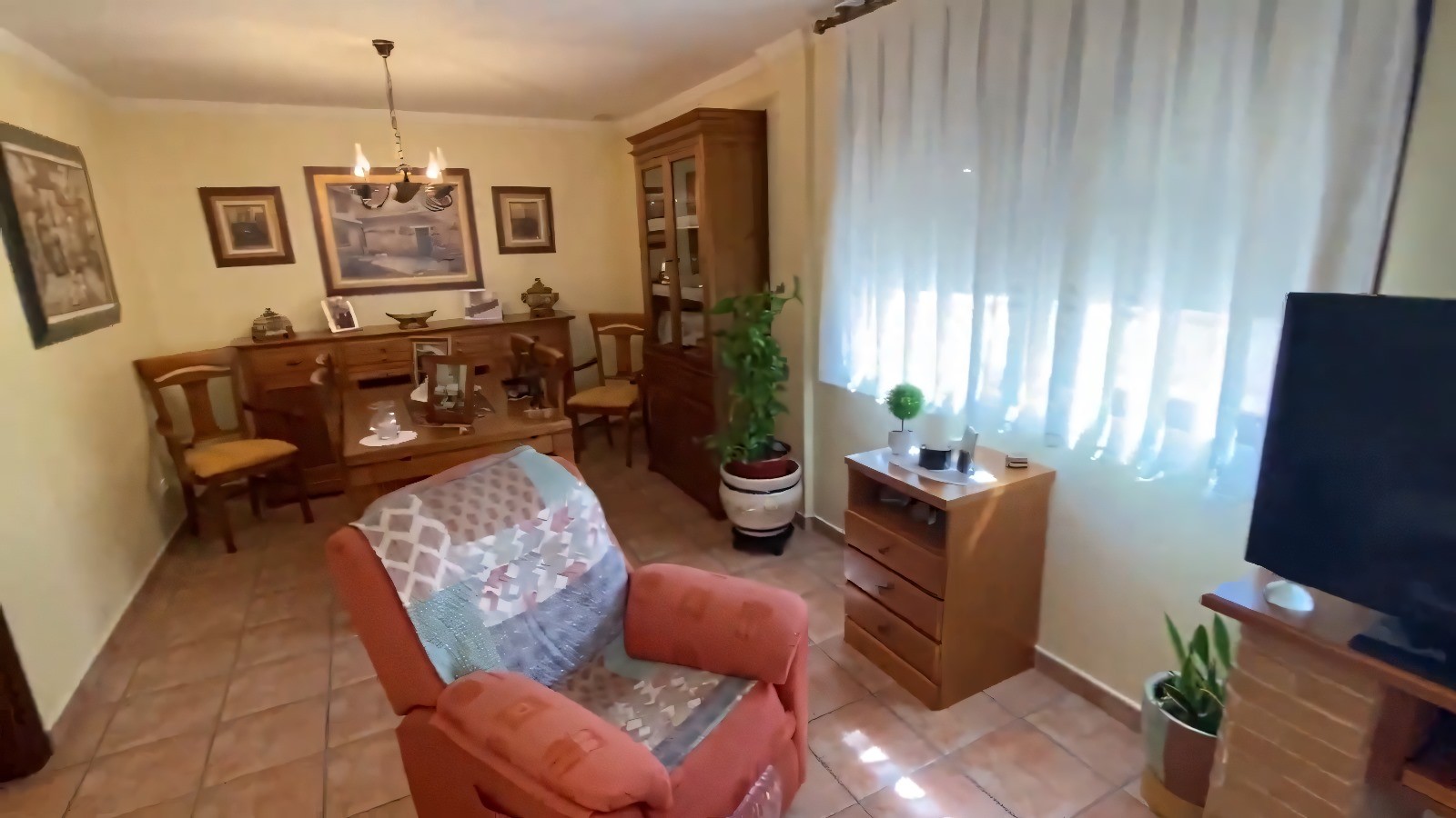 Rijwoning met 5 Slaapkamers in Sax, Alicante met Garage en Terras
