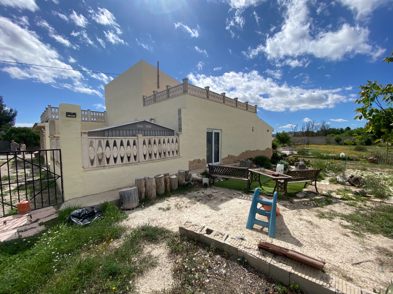 Finca met 6 Slaapkamers en Zwembad in Sax, Alicante