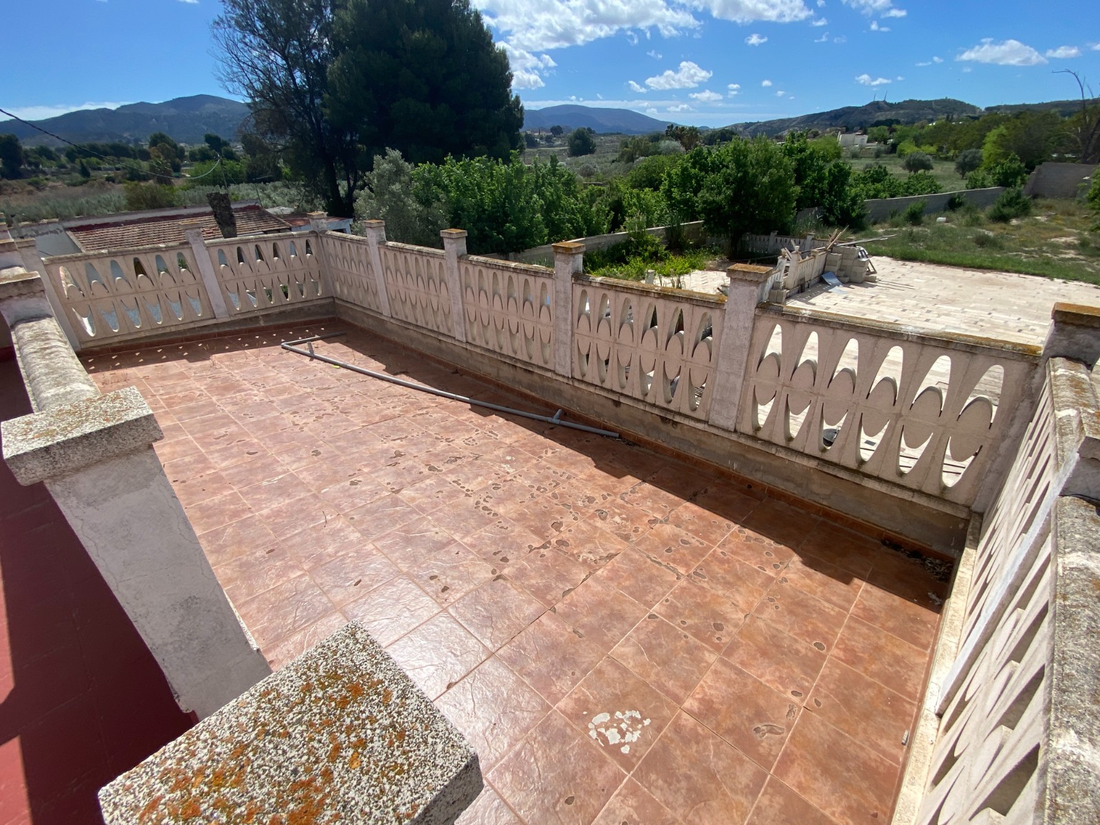 Finca met 6 Slaapkamers en Zwembad in Sax, Alicante