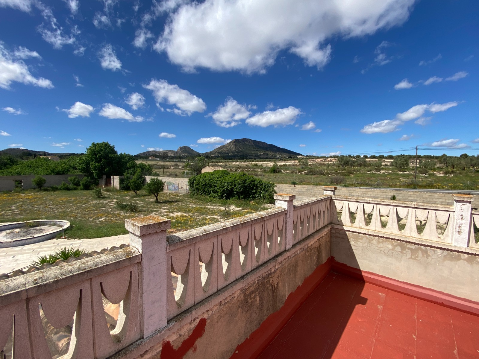 Finca met 6 Slaapkamers en Zwembad in Sax, Alicante