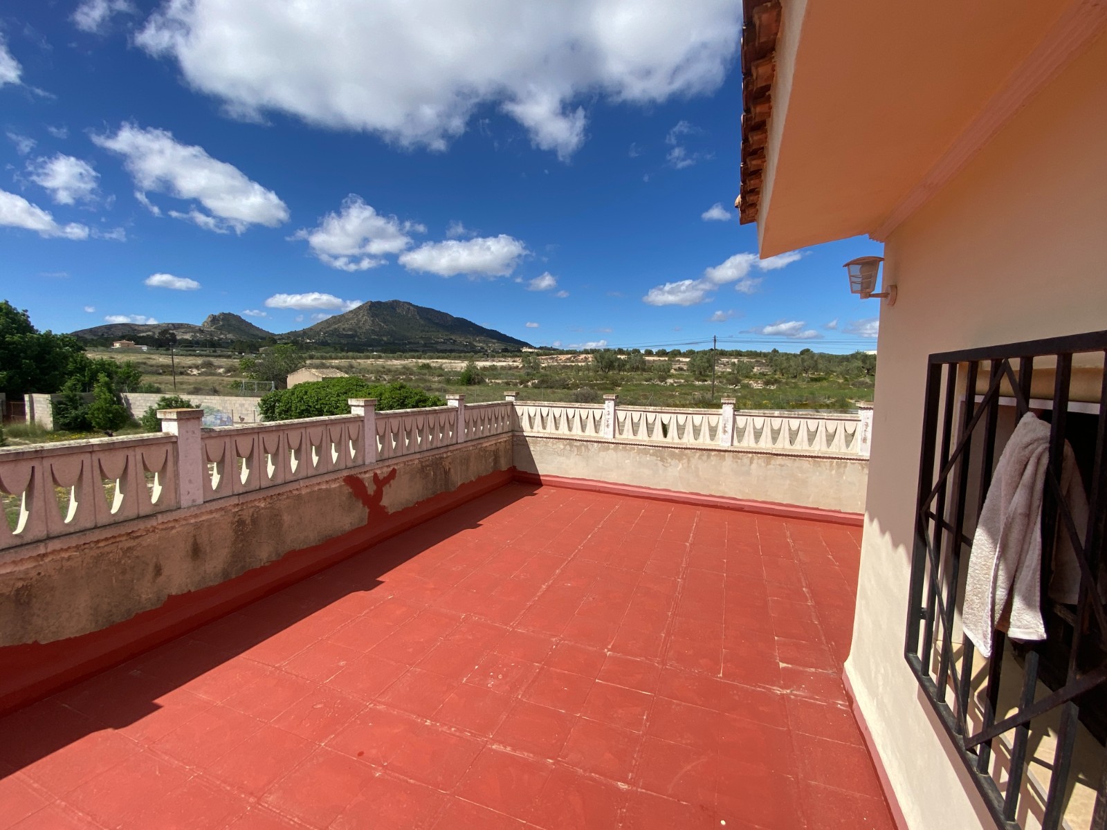Finca met 6 Slaapkamers en Zwembad in Sax, Alicante