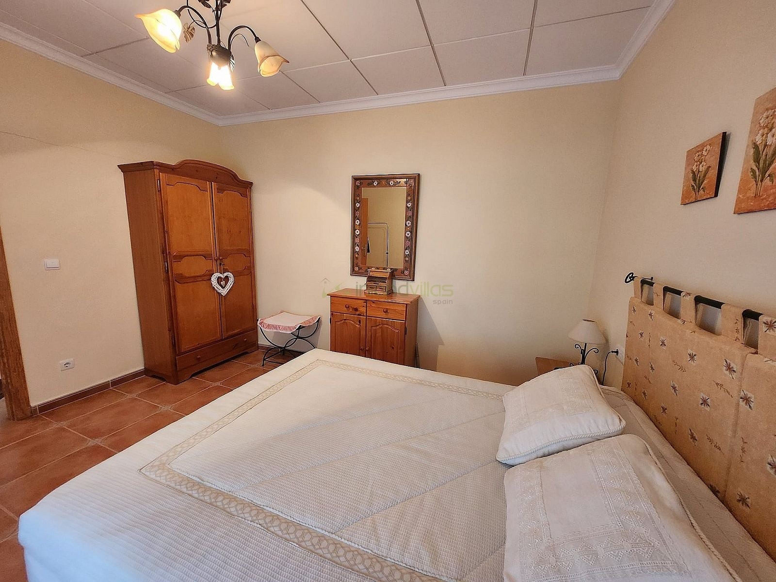 Seven Bedroom Villa with Pool in Villena, Alicante Countryside