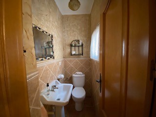 Herenhuis 5 Slaapkamers Sax met Zwembad en Garage