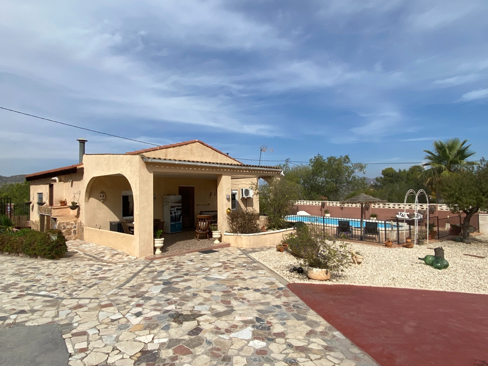 For sale: 5 bedroom house / villa in Sax, Costa Blanca