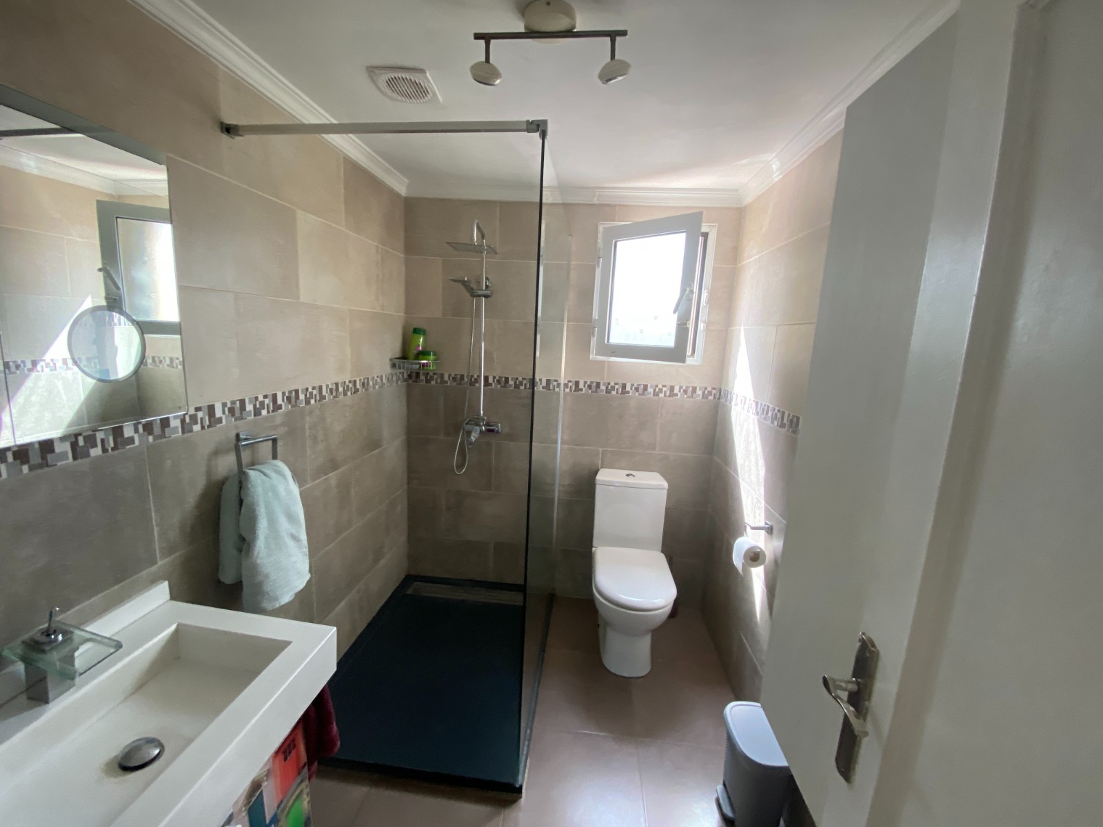 Villa, 5 slaapkamers, Sax, Alicante met zwembad