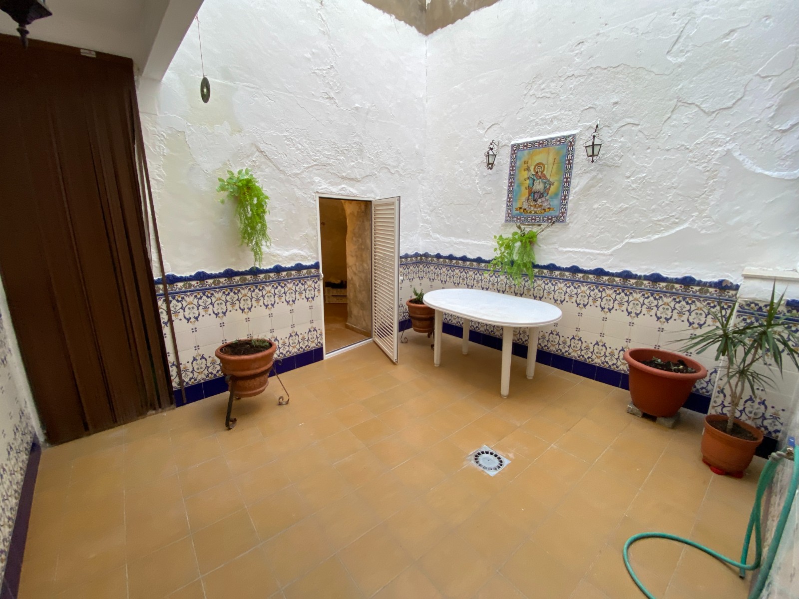 Stadswoning 5 Slaapkamers Sax Alicante met Garage en Terras