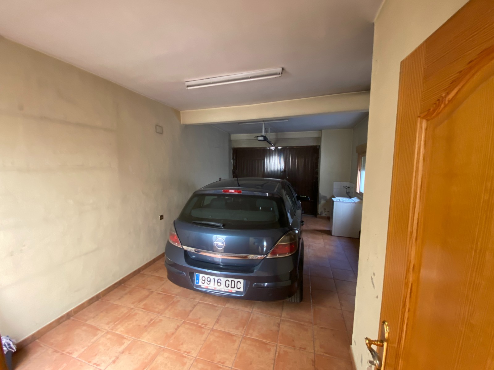 Stadswoning 5 Slaapkamers Sax Alicante met Garage en Terras