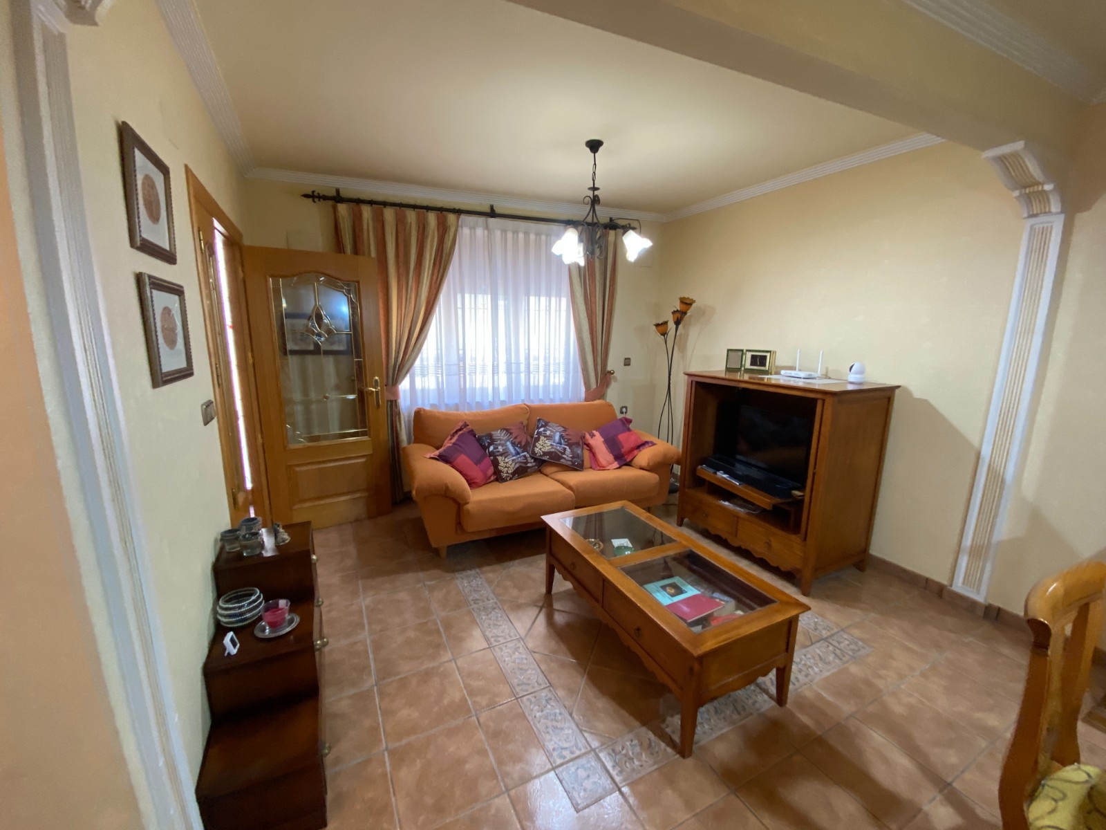 Stadswoning 5 Slaapkamers Sax Alicante met Garage en Terras