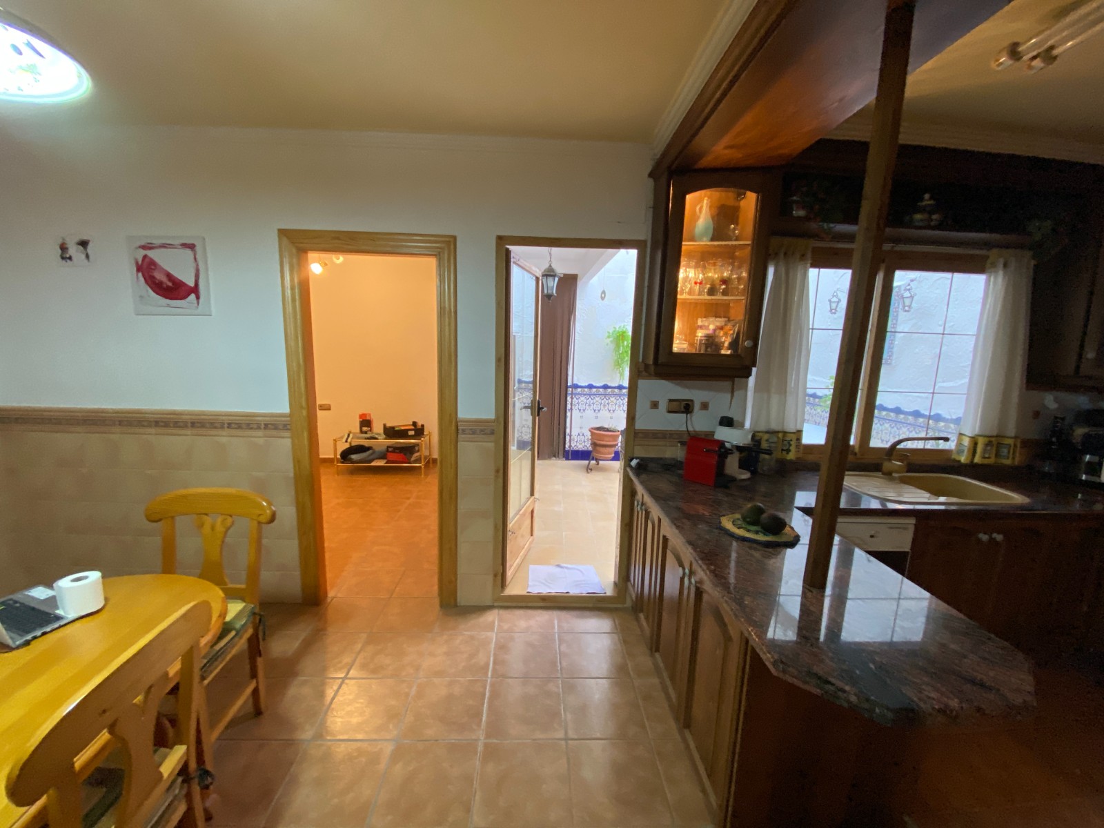 Stadswoning 5 Slaapkamers Sax Alicante met Garage en Terras