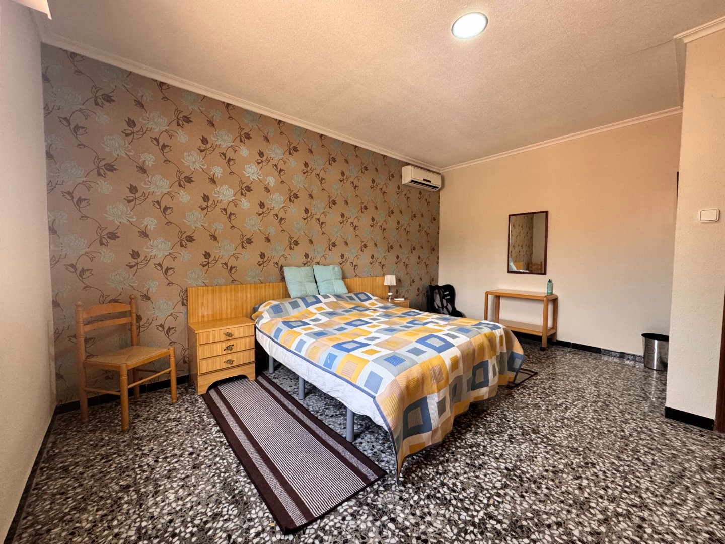 Villa, 3 Bedrooms, Monóvar with Pool and Extensive Plot