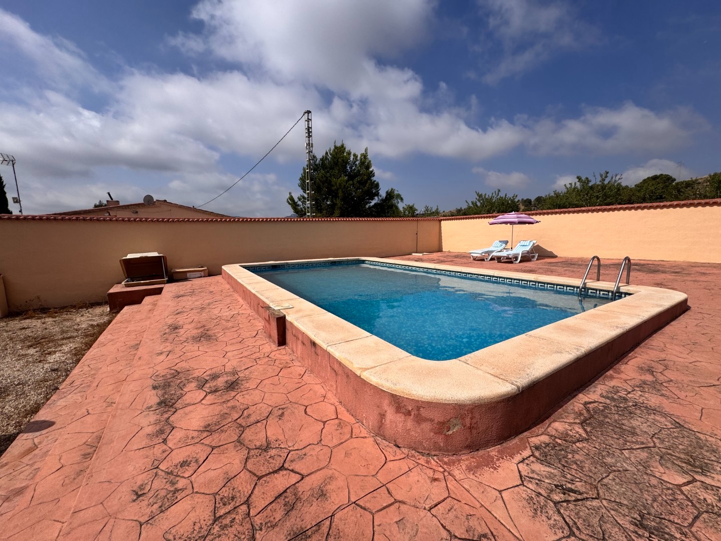 Villa, 3 Bedrooms, Monóvar with Pool and Extensive Plot