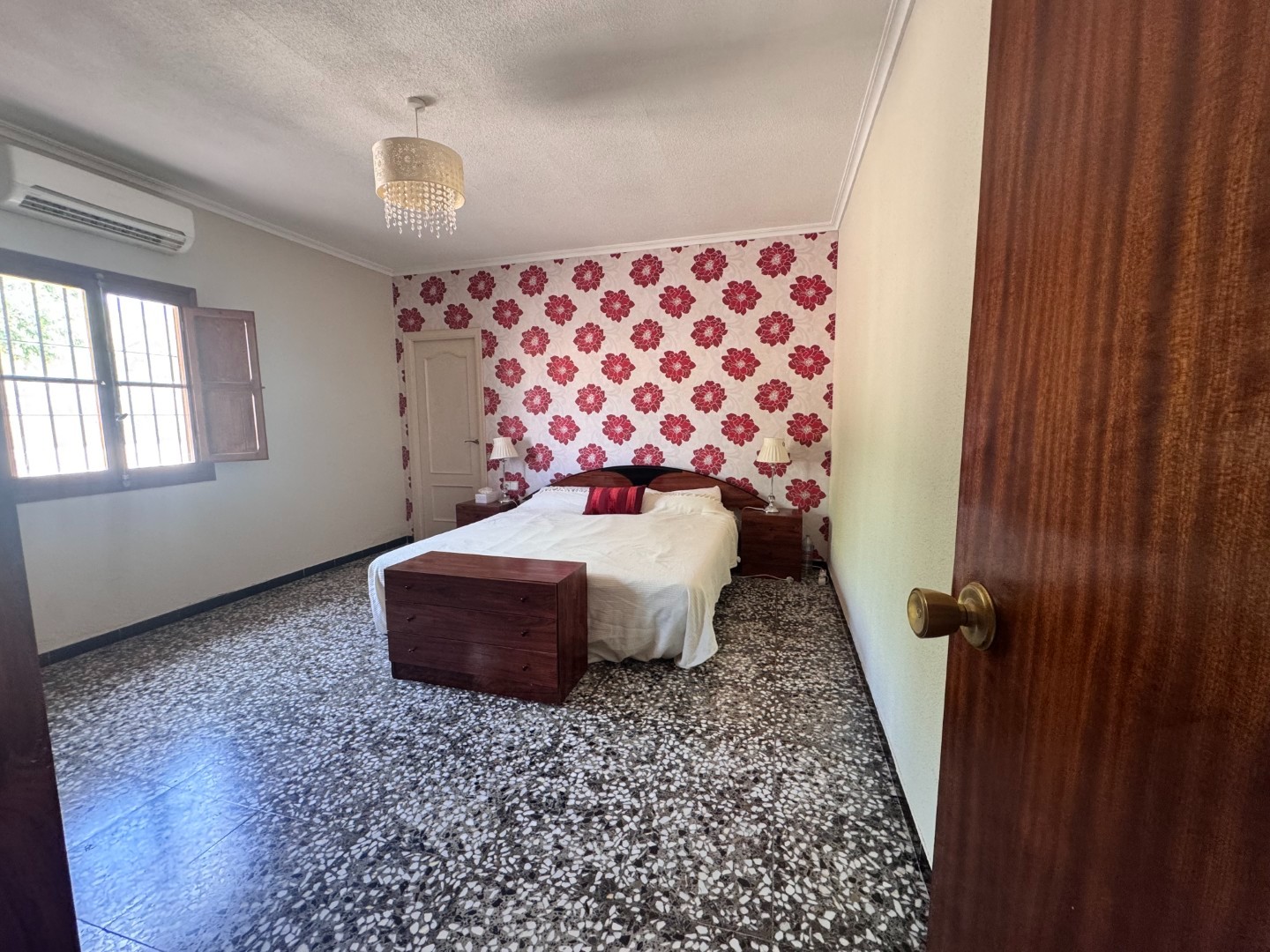 Villa, 3 Bedrooms, Monóvar with Pool and Extensive Plot