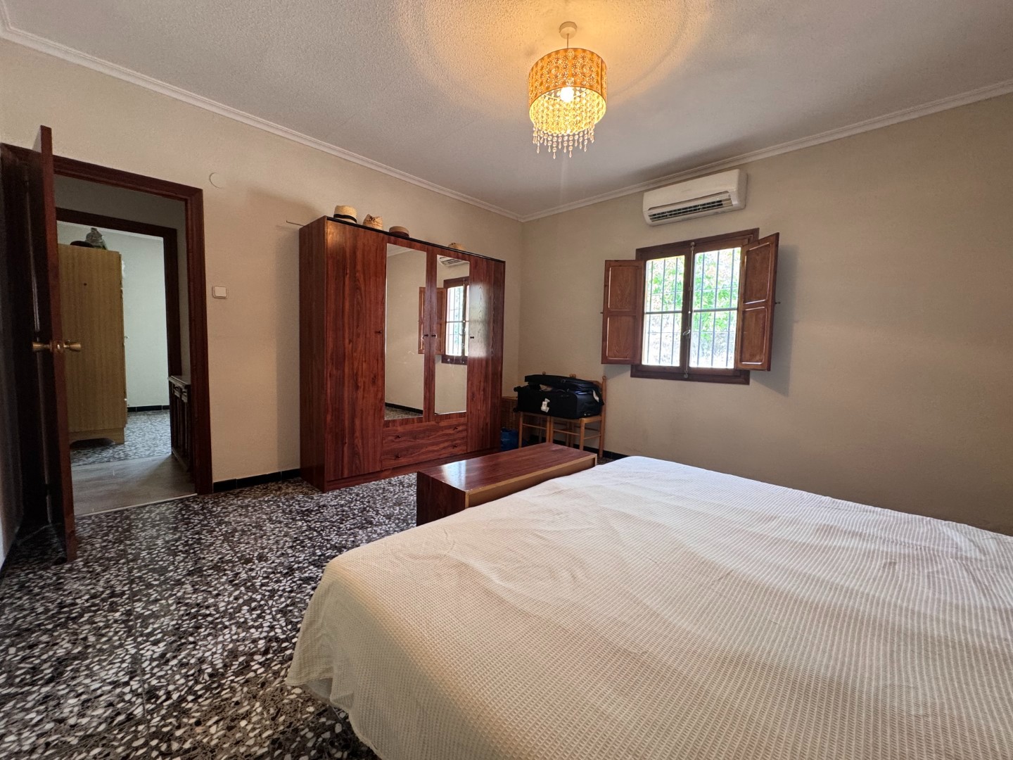 Villa, 3 Bedrooms, Monóvar with Pool and Extensive Plot