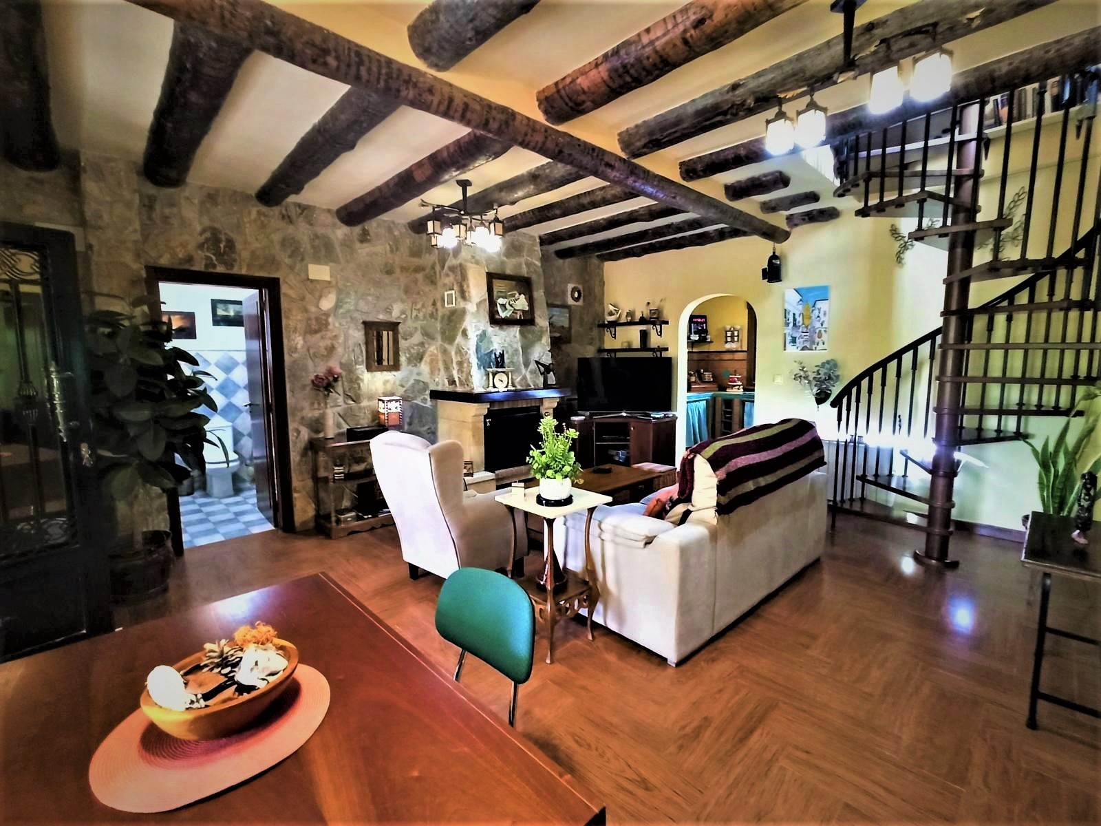 Finca met 3 Slaapkamers in Novelda met Terras en Ruime Tuin