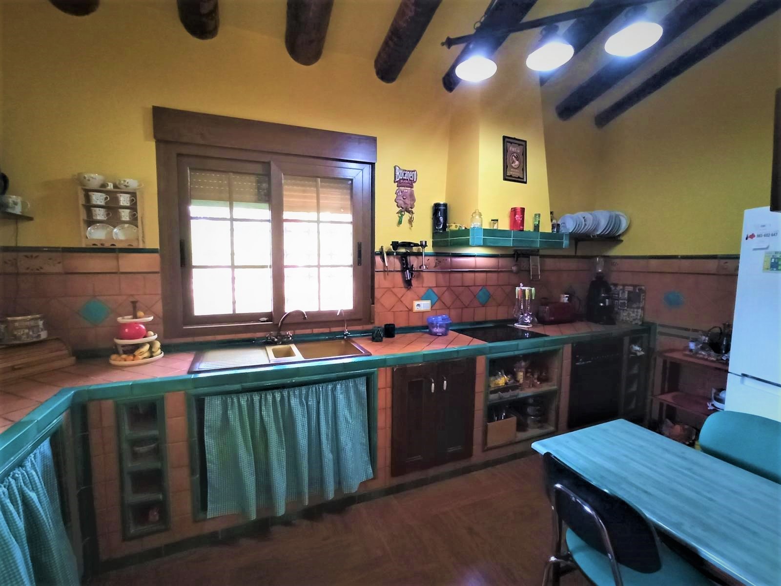 Finca met 3 Slaapkamers in Novelda met Terras en Ruime Tuin
