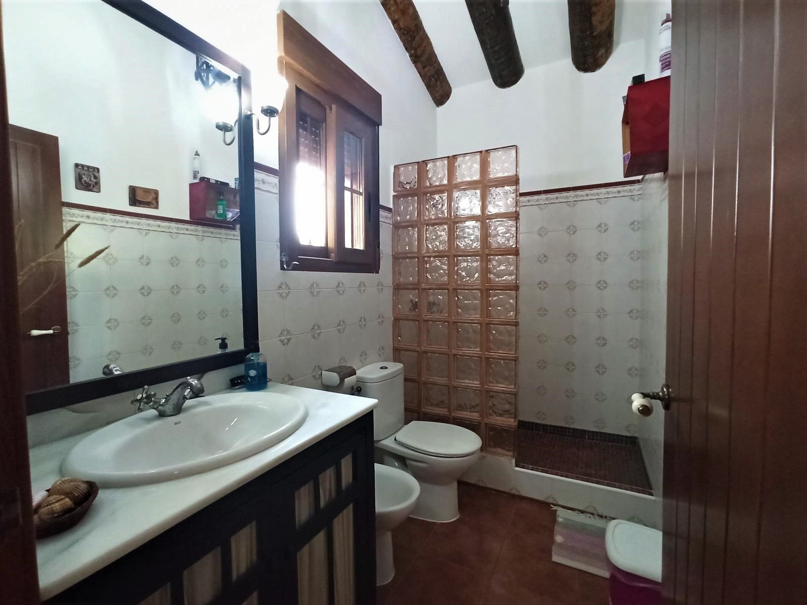 Finca met 3 Slaapkamers in Novelda met Terras en Ruime Tuin