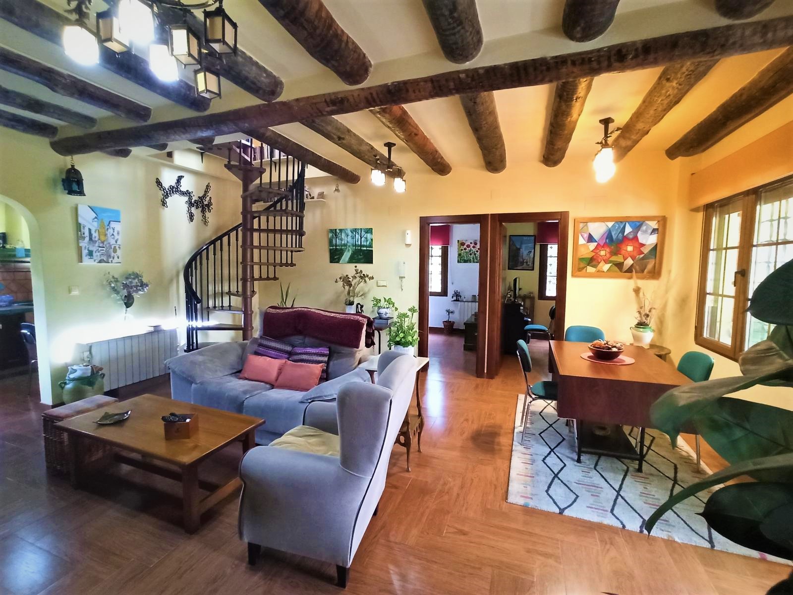 Finca met 3 Slaapkamers in Novelda met Terras en Ruime Tuin