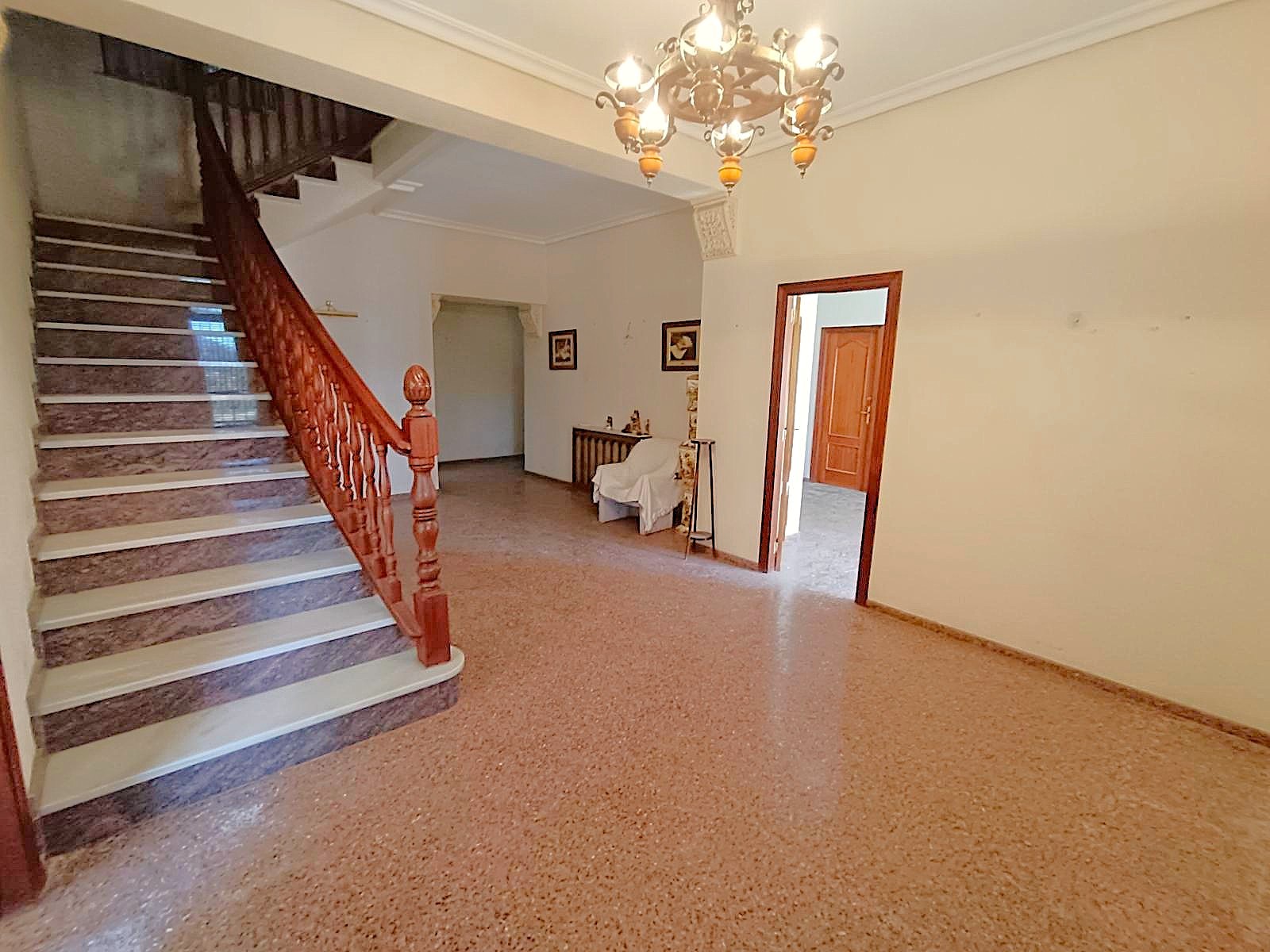 Finca 6 Slaapkamers Monóvar Alicante met Uitgebreide Paardenfaciliteiten