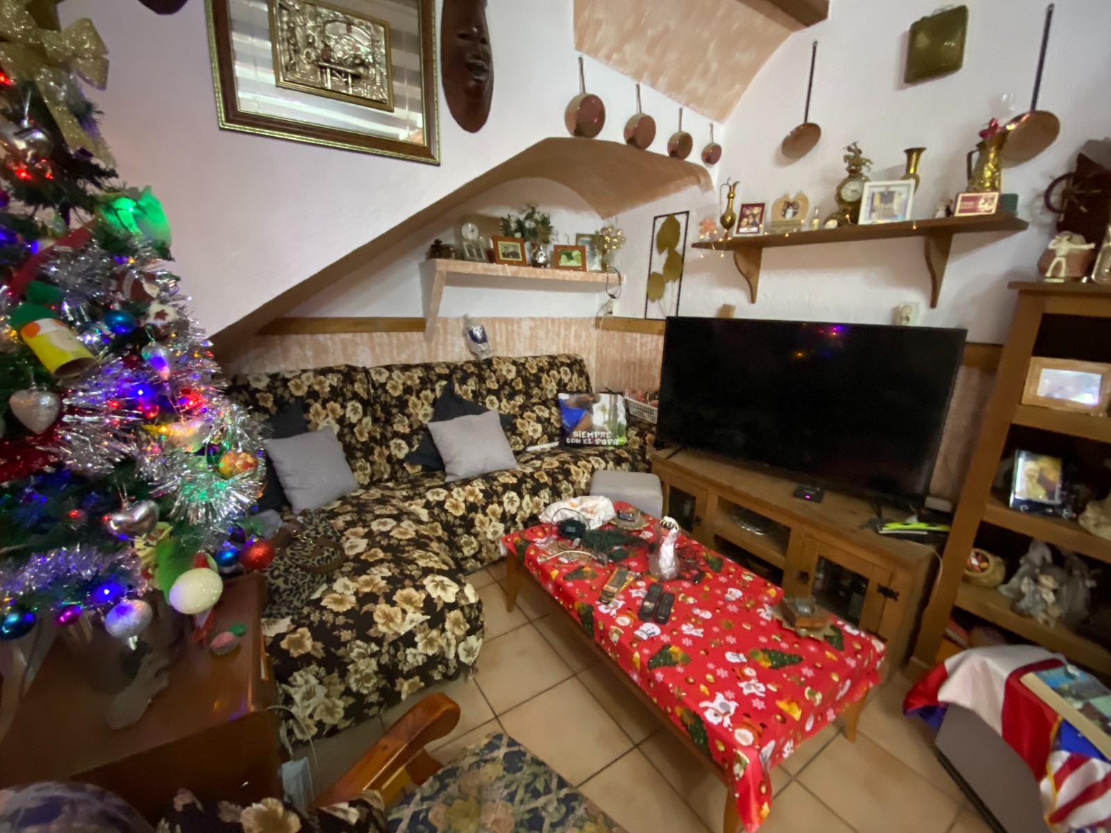 Ruime Finca met 7 Slaapkamers en 2 Badkamers in Sax, Groot Perceel